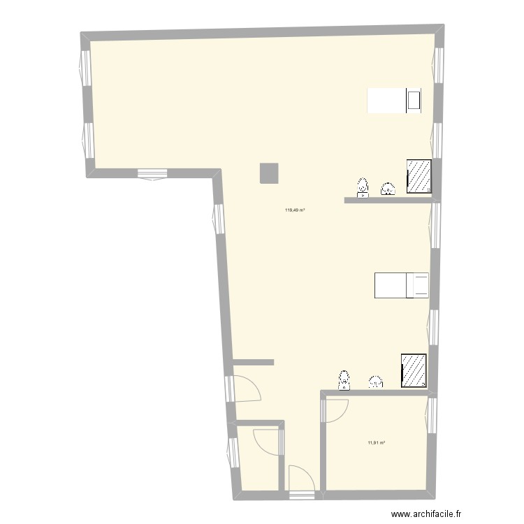 Salle B108. Plan de 2 pièces et 131 m2