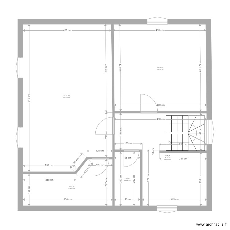 etage. Plan de 5 pièces et 77 m2