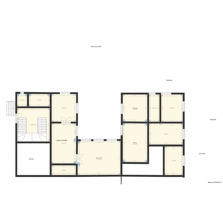 maison un étage avec jardin en terrasse. Plan de 0 pièce et 0 m2