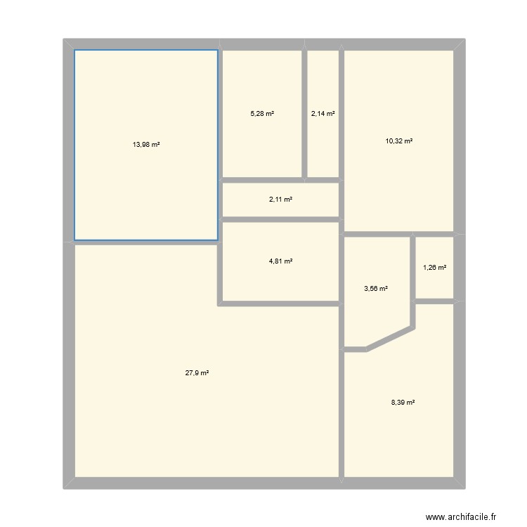 1er etage. Plan de 10 pièces et 80 m2