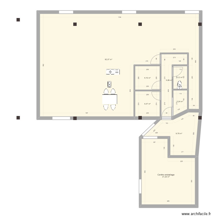 Yanmary 001. Plan de 8 pièces et 142 m2