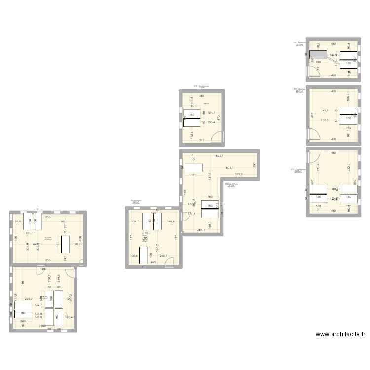 Section EM. Plan de 8 pièces et 203 m2