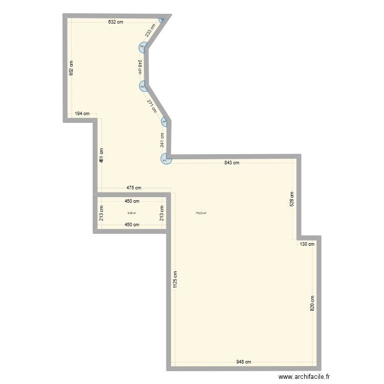 SVDP 1. Plan de 2 pièces et 188 m2