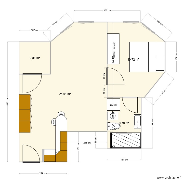 Entrée-Cuisine-Salon-Chambre. Plan de 4 pièces et 44 m2