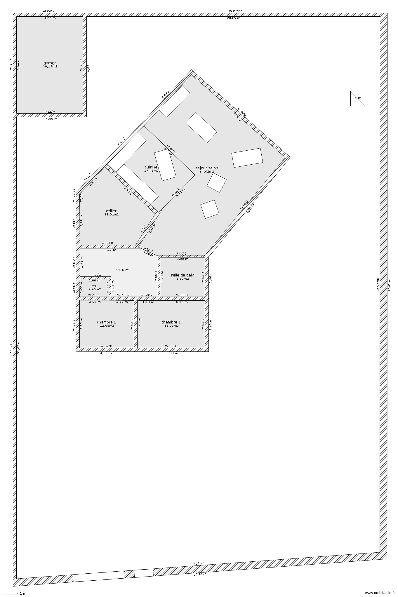 maison avec le terrain. Plan de 9 pièces et 184 m2