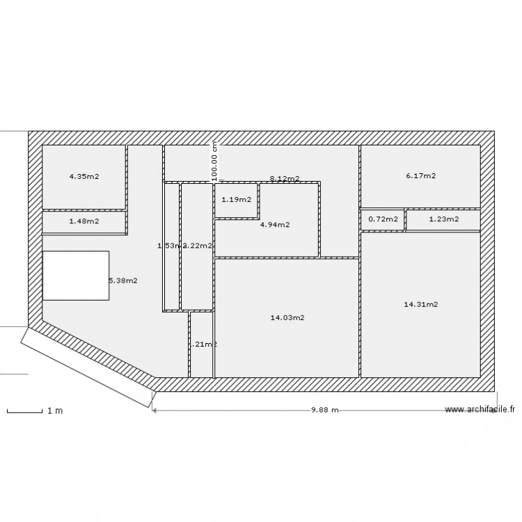 Maison-Arriere-Salon-Central-droit-etage. Plan de 0 pièce et 0 m2