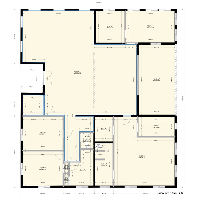 Maison 18X15 toit. Plan de 14 pièces et 247 m2