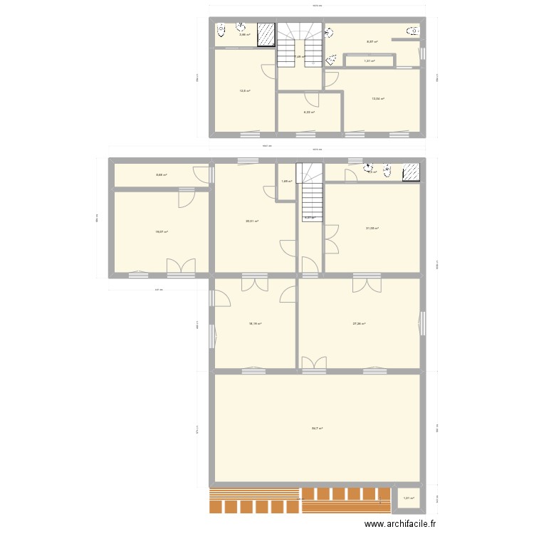 Maison avant. Plan de 18 pièces et 233 m2