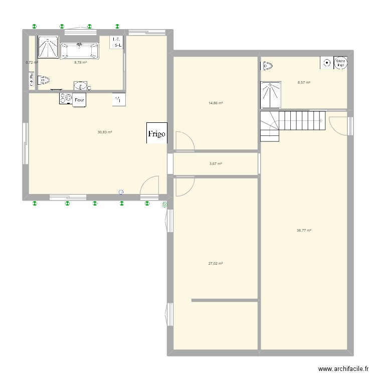 Maison. Plan de 8 pièces et 133 m2