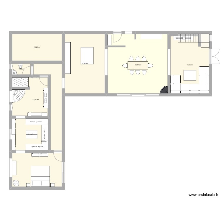 MAISON. Plan de 8 pièces et 136 m2