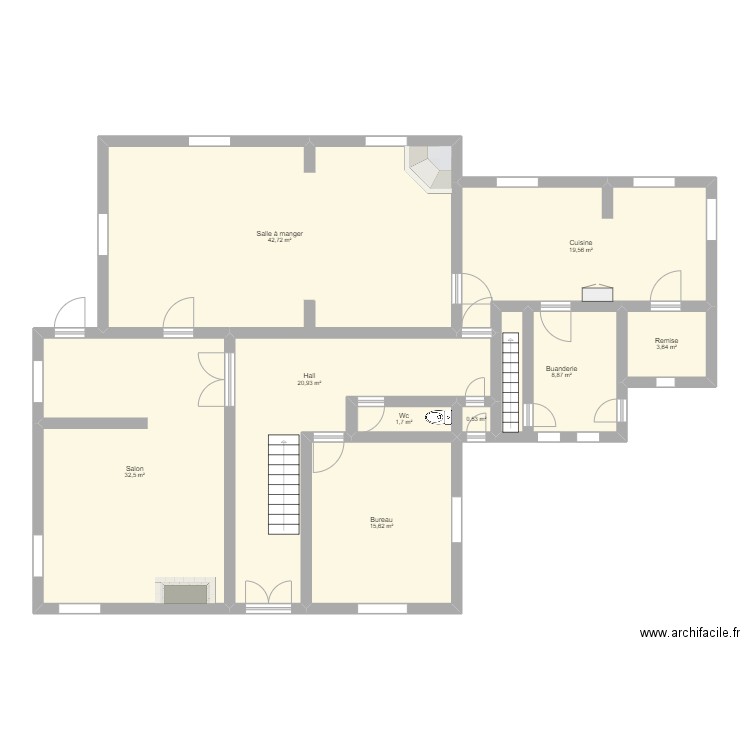 Rez-de-chaussée 6440. Plan de 9 pièces et 146 m2