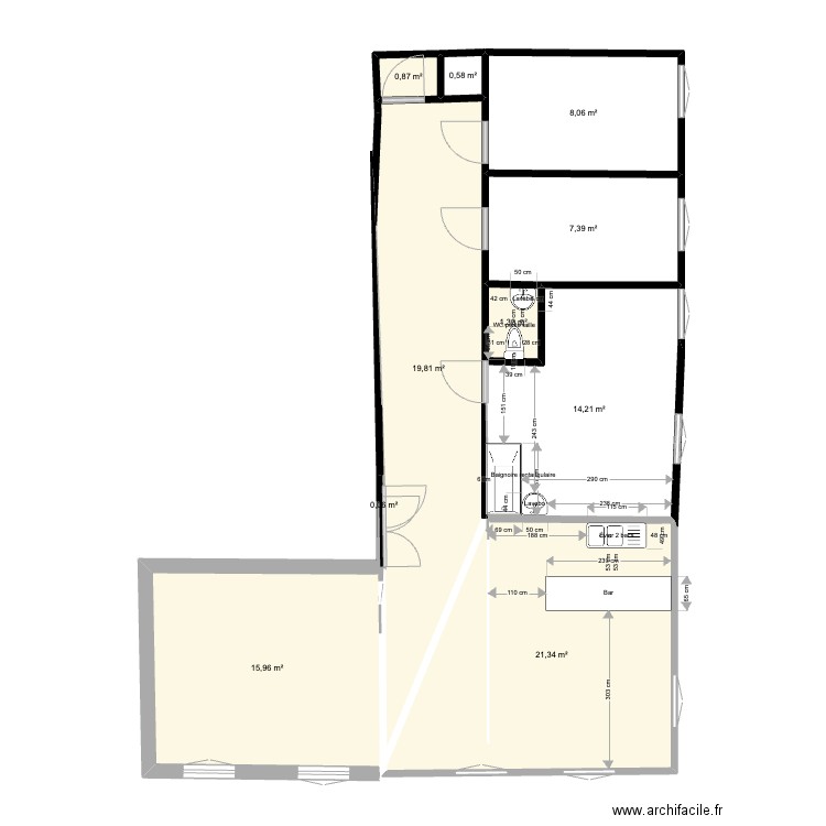 ND Nazareth. Plan de 10 pièces et 90 m2