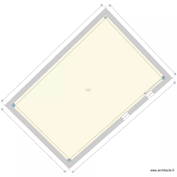 claudia avec fenetre. Plan de 