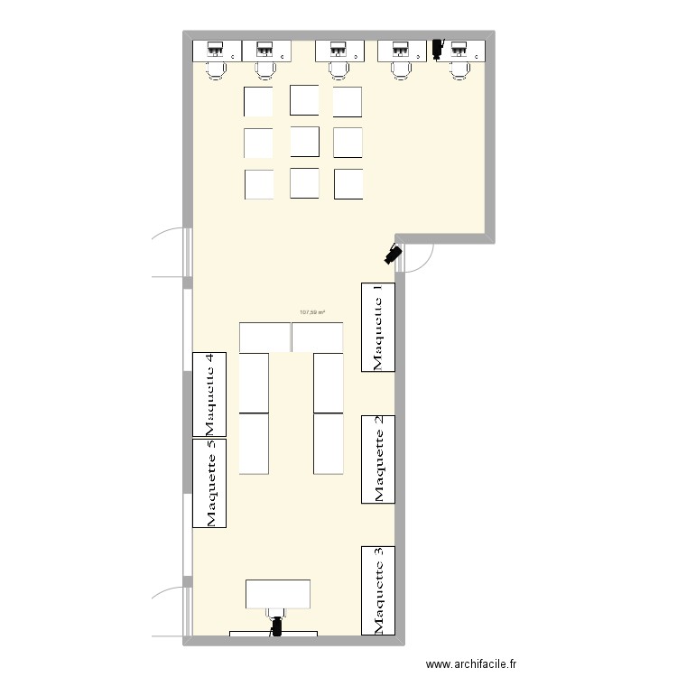 plan de la classe. Plan de 1 pièce et 108 m2