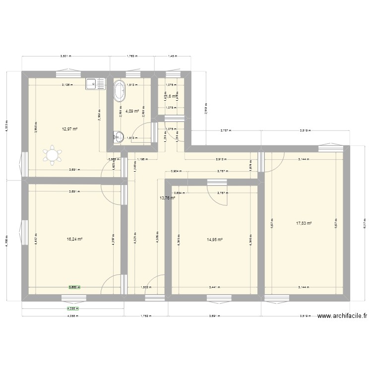 wallllllllllllllllllllide. Plan de 7 pièces et 81 m2