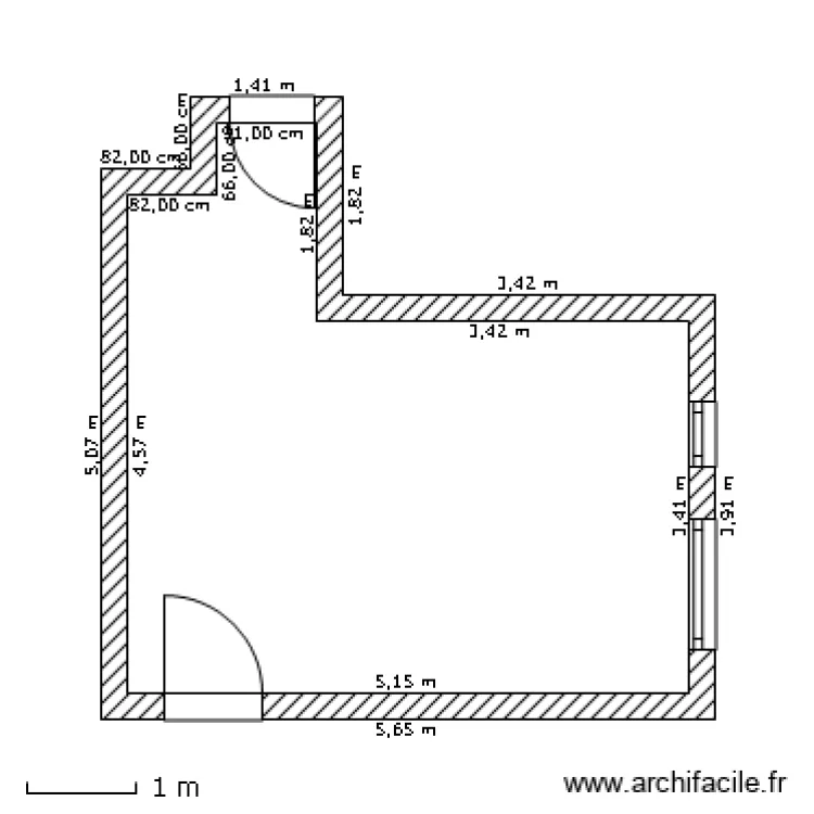 bureau sst apr&egrave;s ouverture de porte. Plan de 