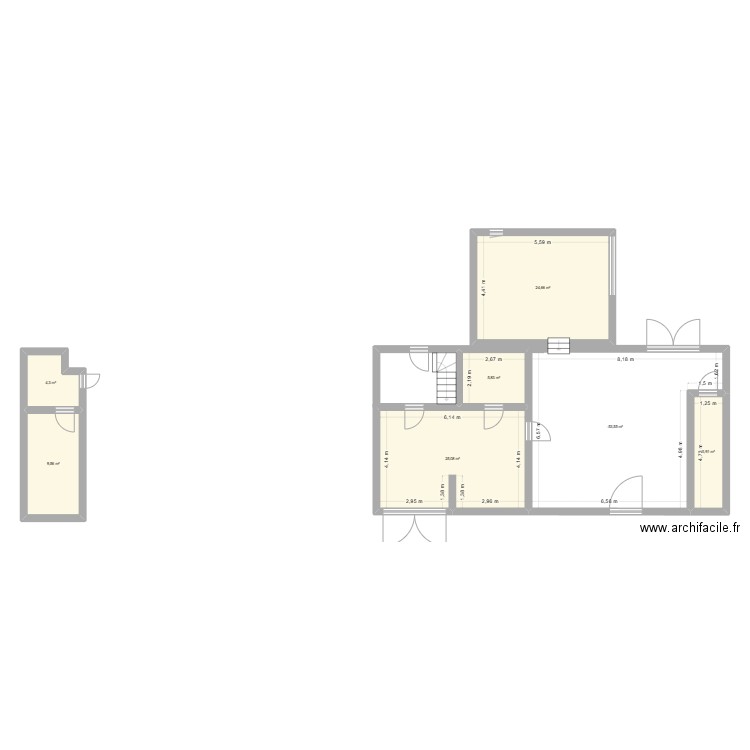 crèche pavée idéale. Plan de 7 pièces et 121 m2