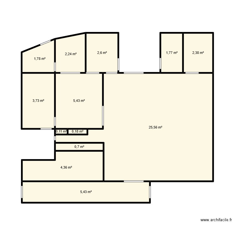 Cuisine Gesté. Plan de 13 pièces et 56 m2