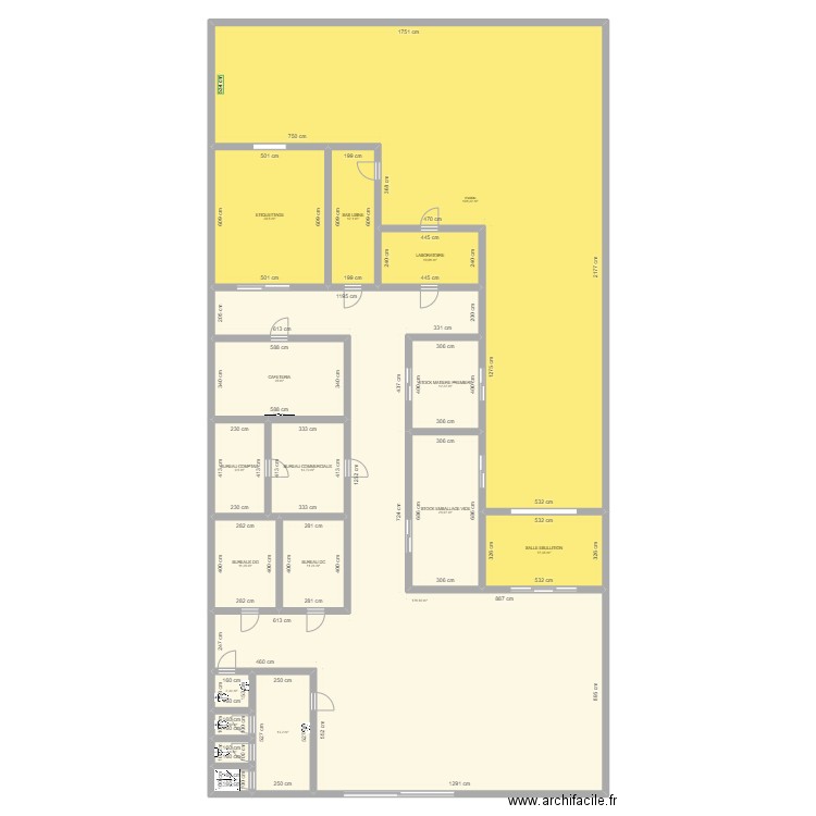 plan usine 630m2 sans meubles. Plan de 18 pièces et 567 m2