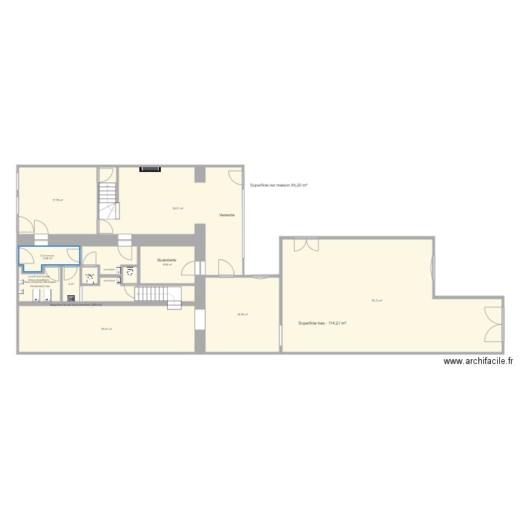 REZ avec accès commun pour maison et appartement. Plan de 0 pièce et 0 m2