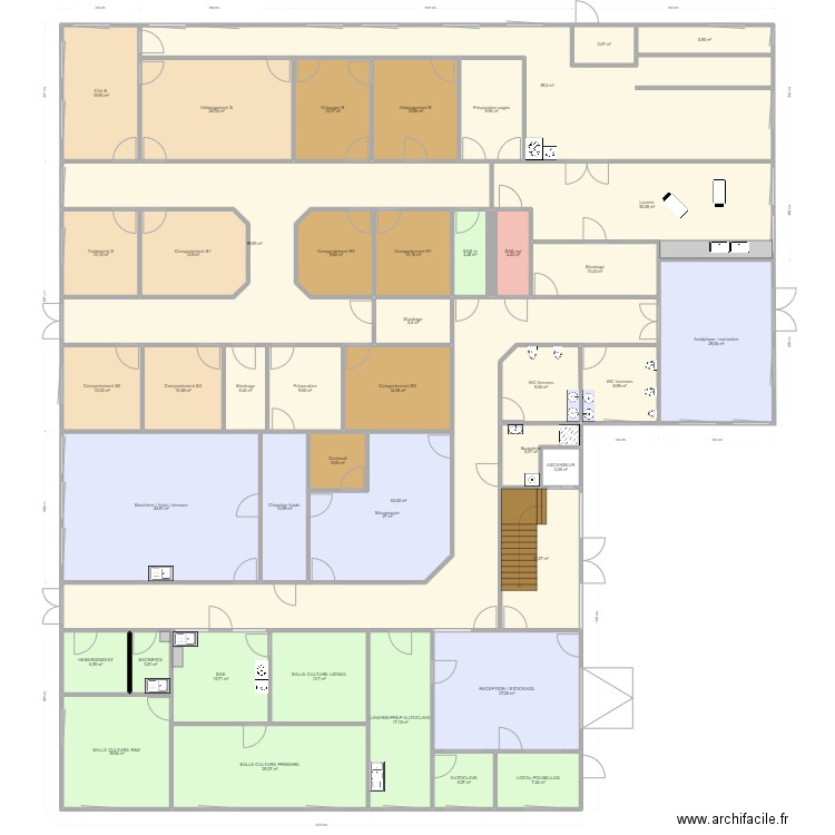 Implantation15. Plan de 44 pièces et 720 m2