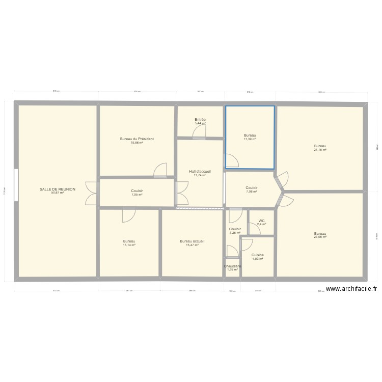 DISTRICT FOOT. Plan de 15 pièces et 211 m2