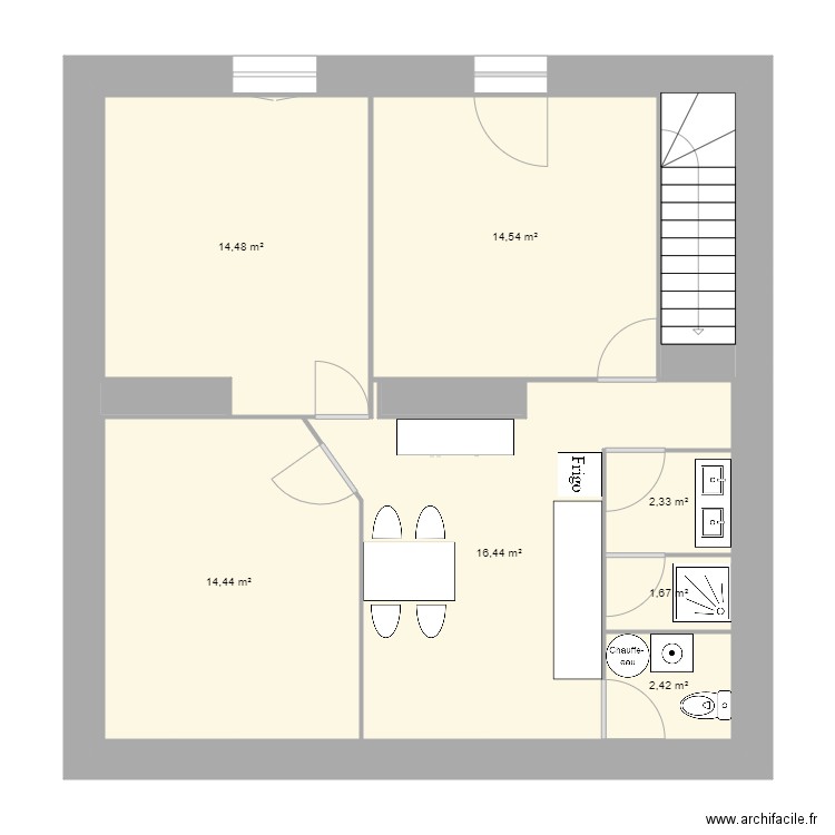 RDC. Plan de 9 pièces et 72 m2