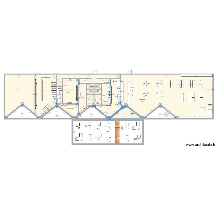 Local. Plan de 17 pièces et 486 m2