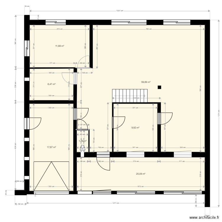 RDC Originale. Plan de 7 pièces et 127 m2