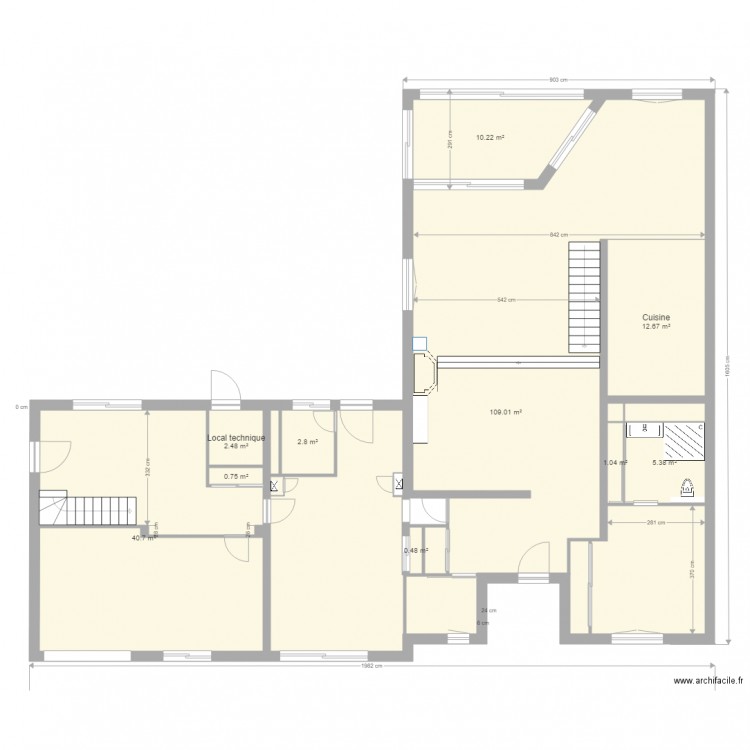 Rez de chaussée. Plan de 0 pièce et 0 m2