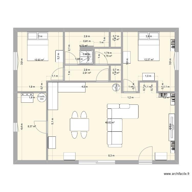 2 ch carré. Plan de 9 pièces et 83 m2