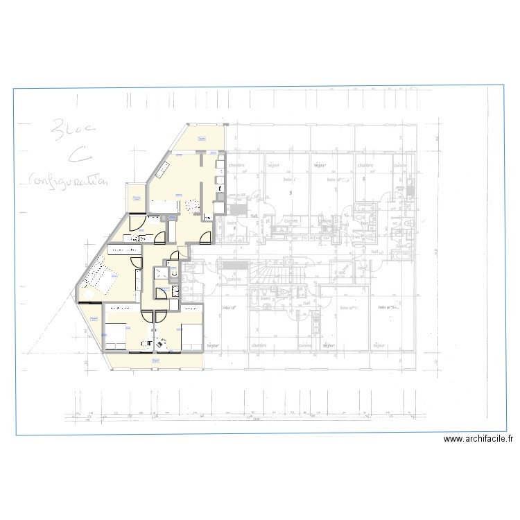 Appartement. Plan de 20 pièces et 113 m2