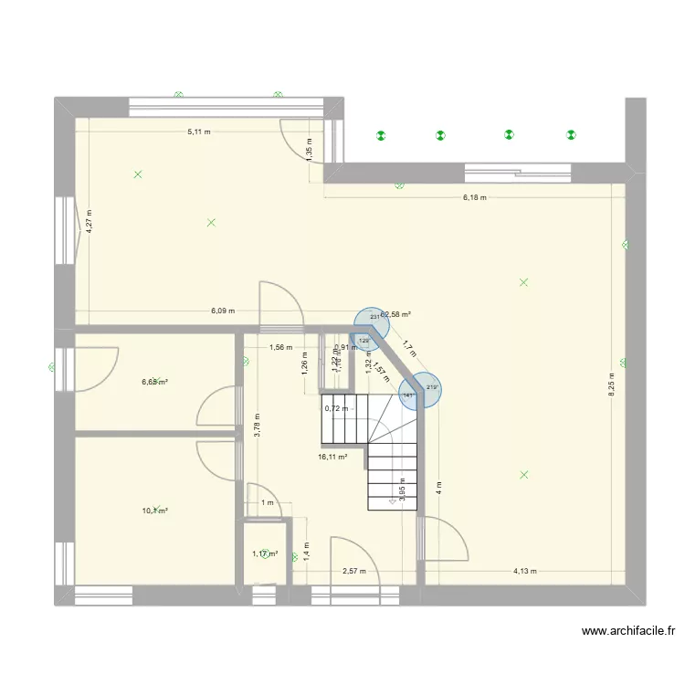 Maison familiale. Plan de 5  et 97 m²