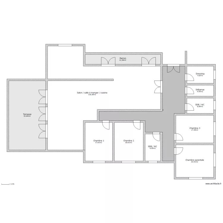 Maison grand living 4 chambres. Plan de 
