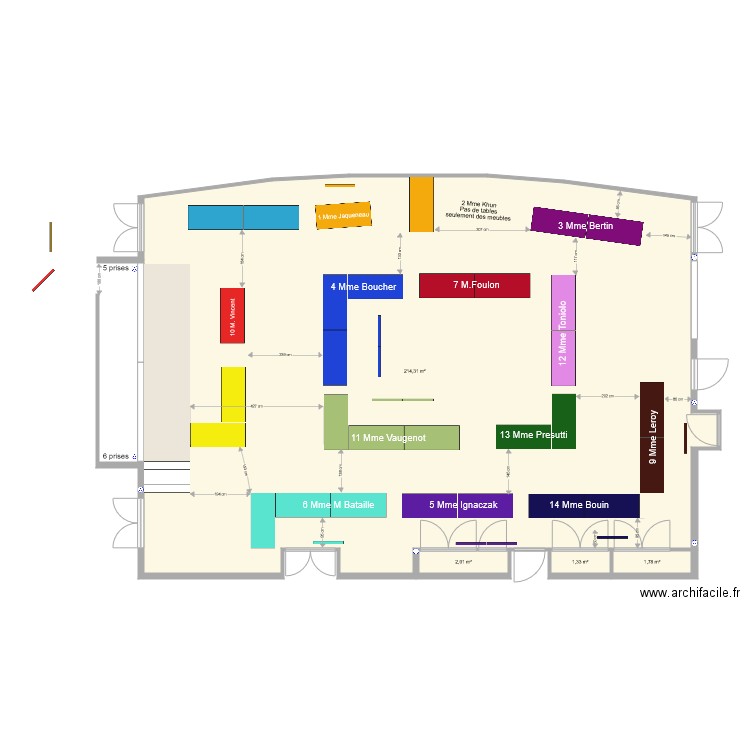 Salle des fêtes Kanfen avec exposants 2022 au 21 décembre 2021. Plan de 4 pièces et 219 m2