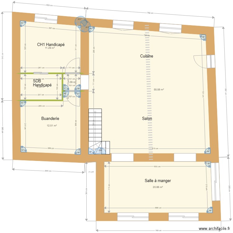 RDC DISTRI. Plan de 6 pièces et 105 m2