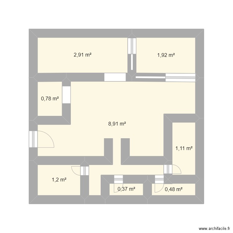 plan d'appartement. Plan de 8 pièces et 18 m2