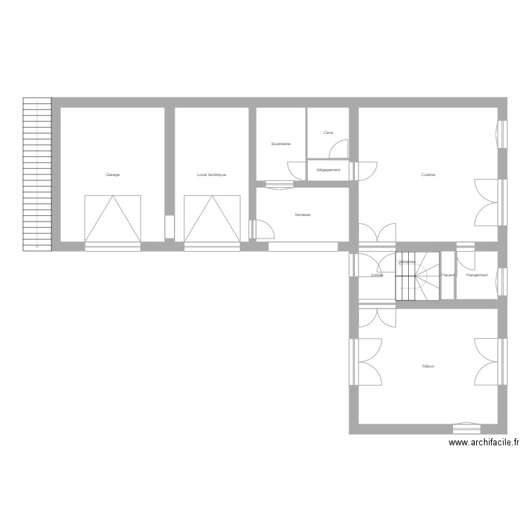 Macieira niv 1. Plan de 13 pièces et 142 m2