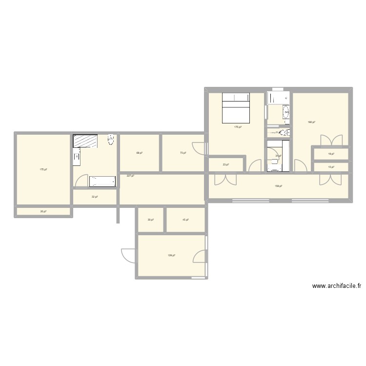 garage 2026. Plan de 17 pièces et 132 m2