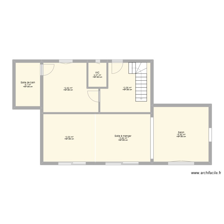 Maison. Plan de 7 pièces et 76 m2