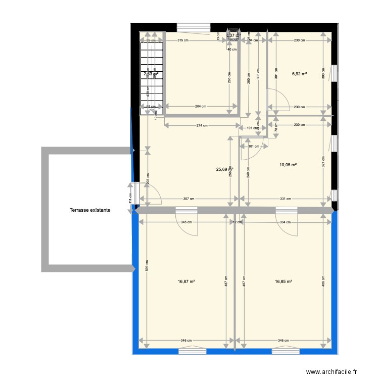 mezzanine  meublée. Plan de 16 pièces et 165 m2