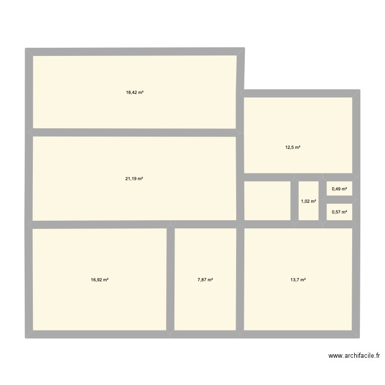 MAISON CHATEAUX THIERRY. Plan de 18 pièces et 185 m2