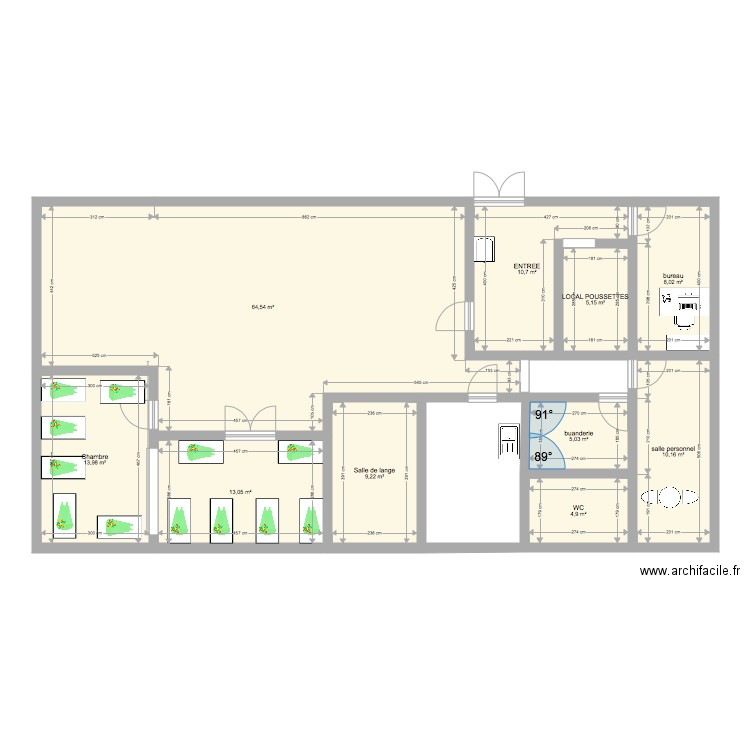 micro crèche. Plan de 10 pièces et 145 m2