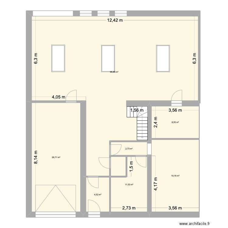 maison. Plan de 7 pièces et 172 m2