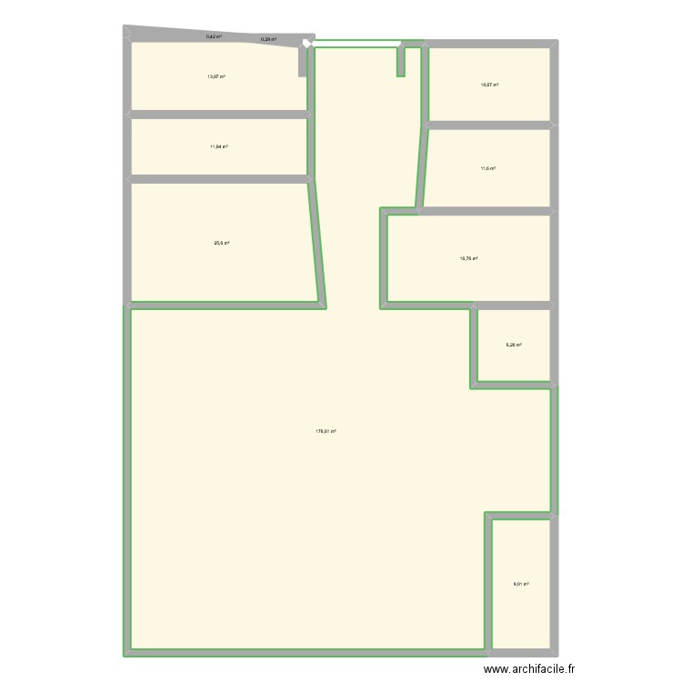 local pro. Plan de 11 pièces et 283 m2