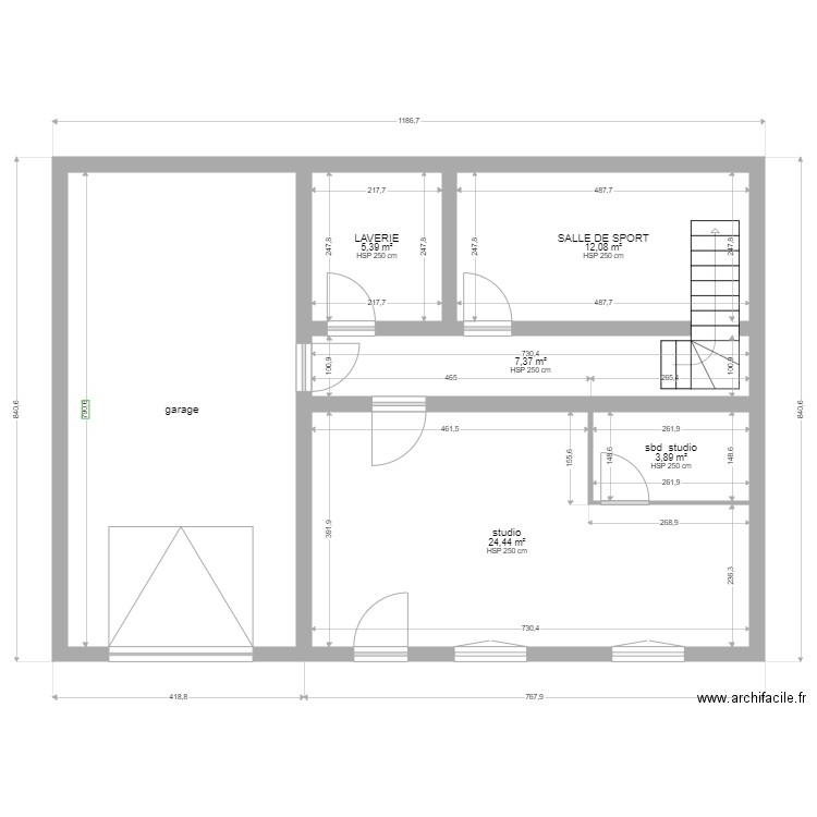 GGG. Plan de 14 pièces et 258 m2