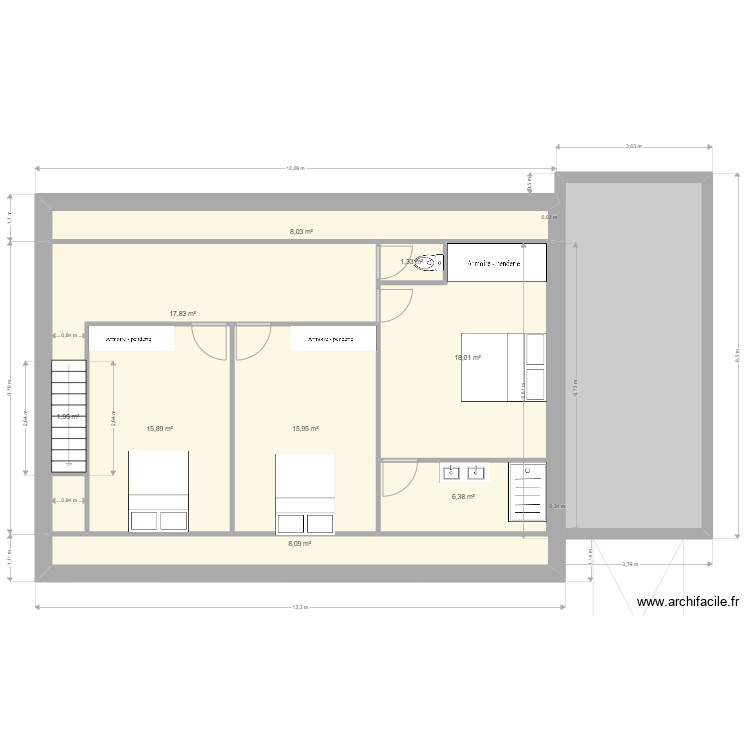 Maison avec &eacute;tage escalier droit mur gauche. Plan de 0 pièce et 0 m2