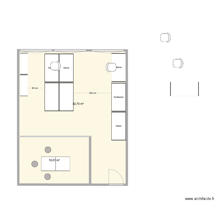 Dépot 72m2. Plan de 2 pièces et 43 m2