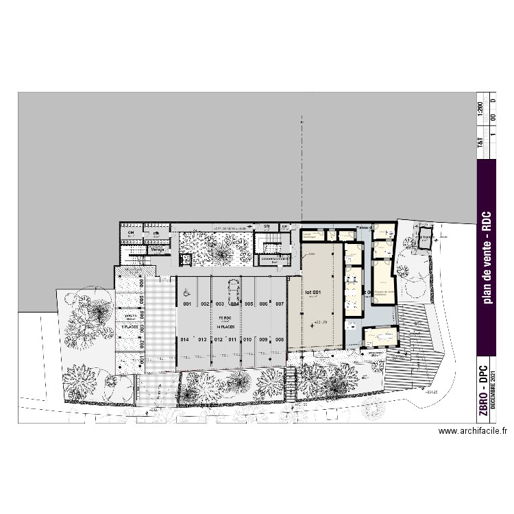 RDC ze bureau. Plan de 9 pièces et 111 m2
