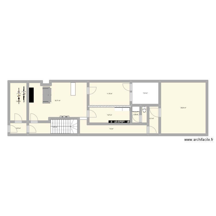 RDC. Plan de 11 pièces et 113 m2